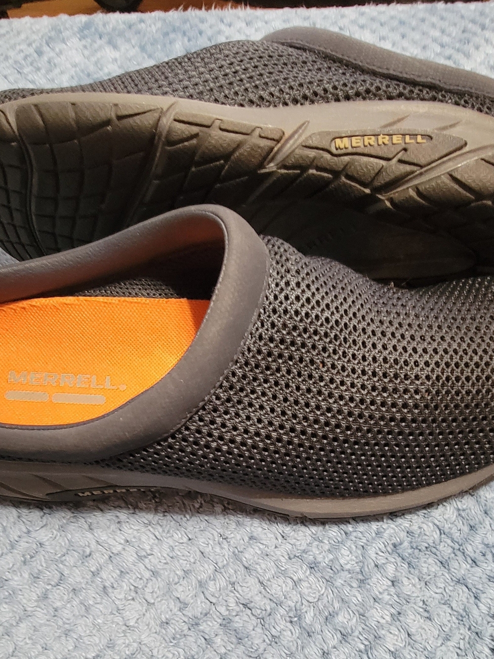 Merrell Men’s Slip-On Mesh Loafer in Black with Orange Insole
